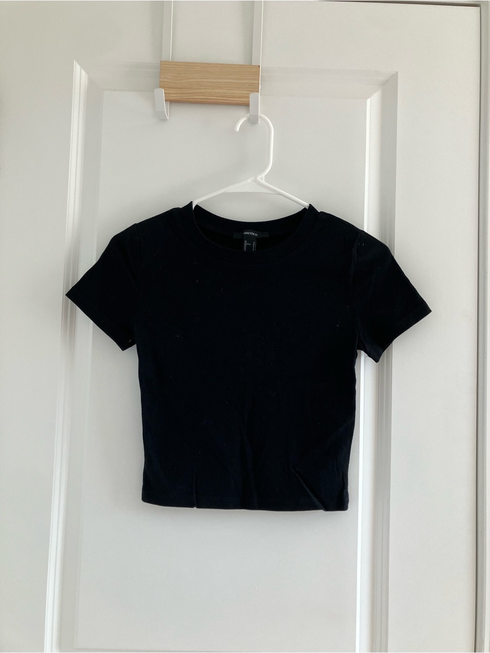 Forever 21 Black Short Sleeve Crop Top